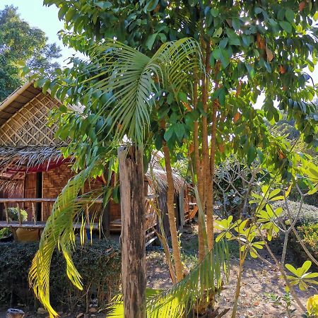 Phuhaya Bamboo Bungalows Koh Lanta Exterior photo