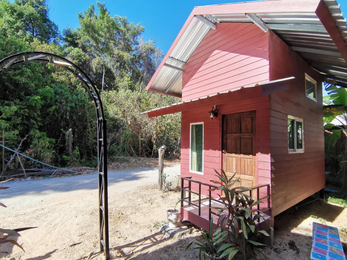Phuhaya Bamboo Bungalows Koh Lanta Exterior photo