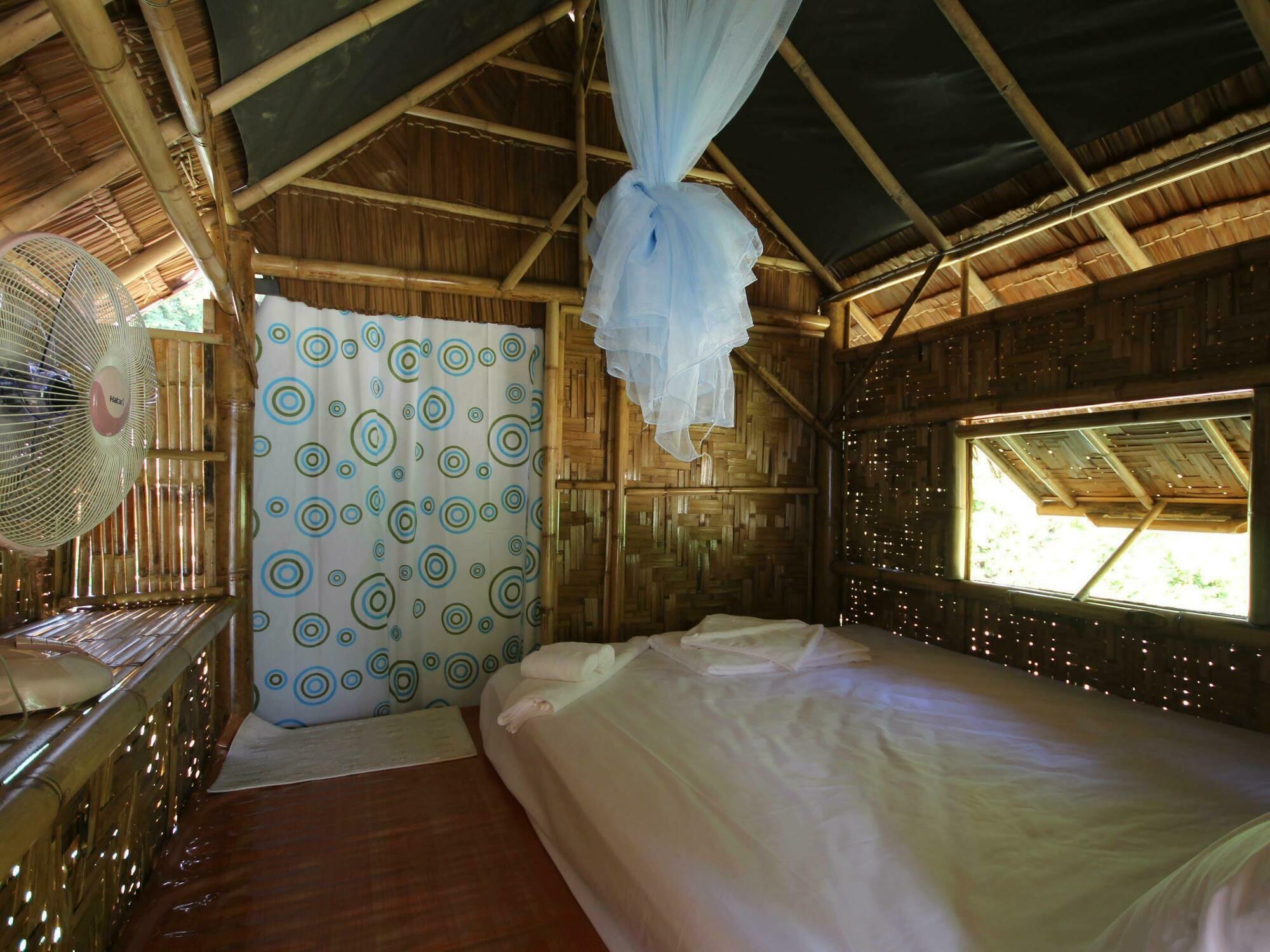 Phuhaya Bamboo Bungalows Koh Lanta Exterior photo