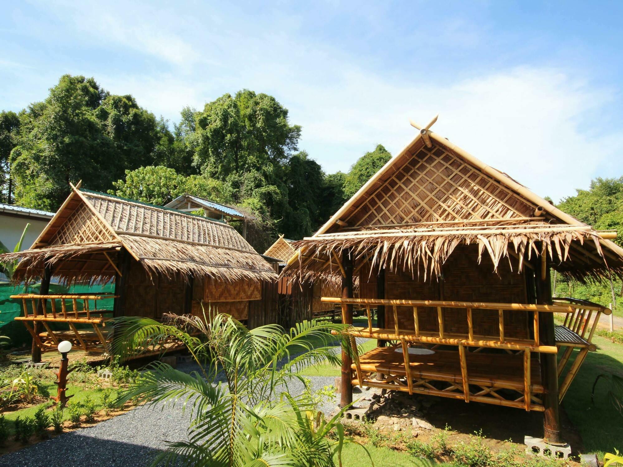 Phuhaya Bamboo Bungalows Koh Lanta Exterior photo