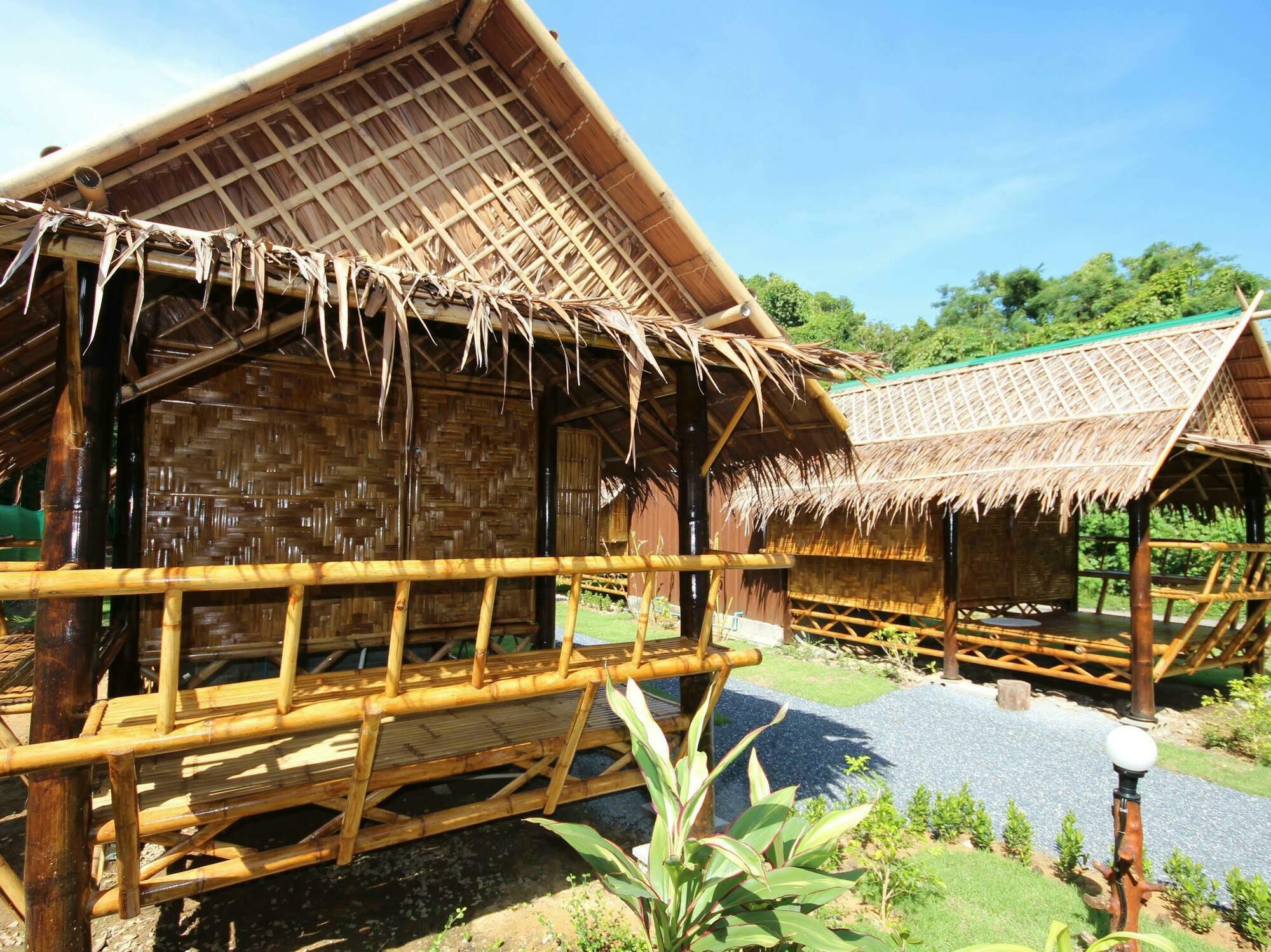Phuhaya Bamboo Bungalows Koh Lanta Exterior photo